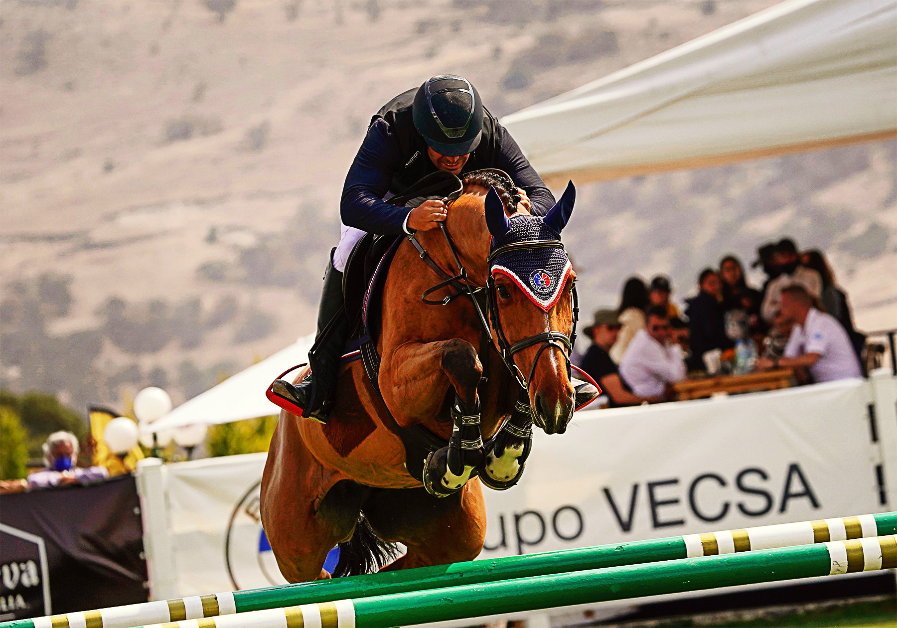 Abril Hilcha Z: Oro y Plata en Juegos Centroamericanos